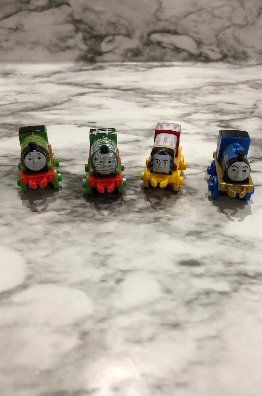 4 Thomas and Friends mini trains